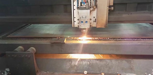 如何保護激光切割器的輸出窗口